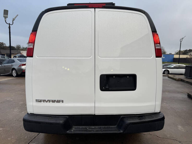 2018 GMC Savana 2500