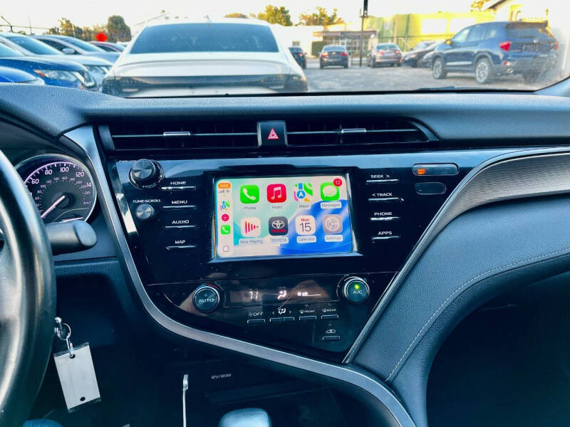 2019 Toyota Camry SE