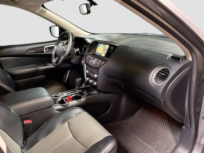 2020 Nissan Pathfinder SL