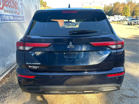 2023 Mitsubishi Outlander SE
