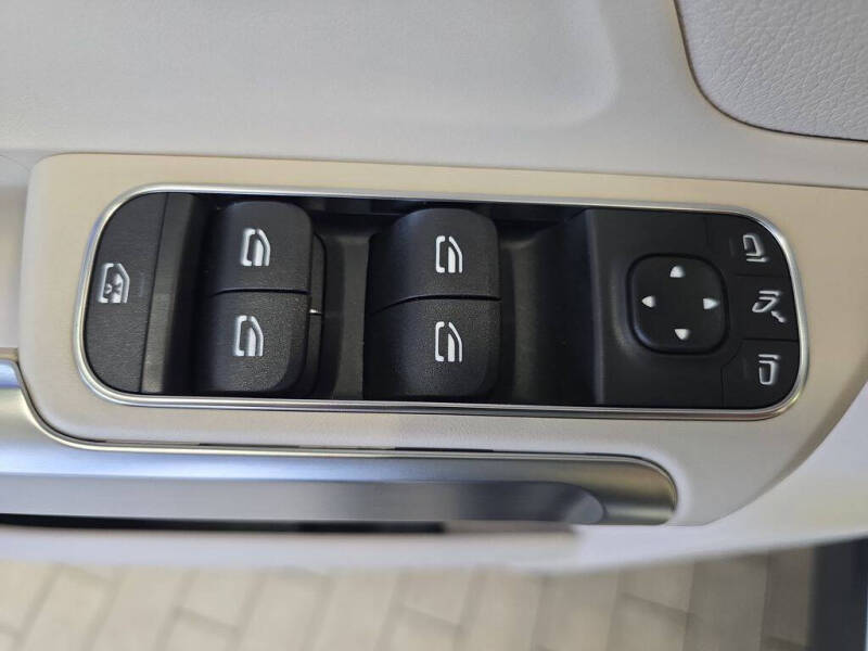 2025 Mercedes-Benz GLB GLB 250