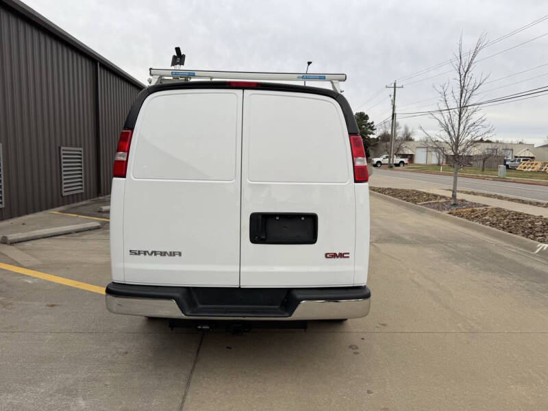 2023 GMC Savana 2500