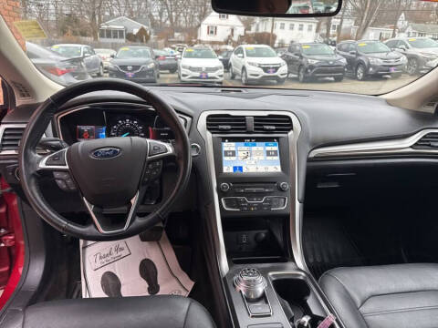 2017 Ford Fusion SE
