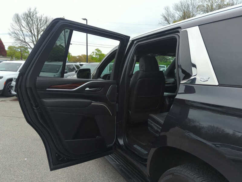 2022 Cadillac Escalade Luxury