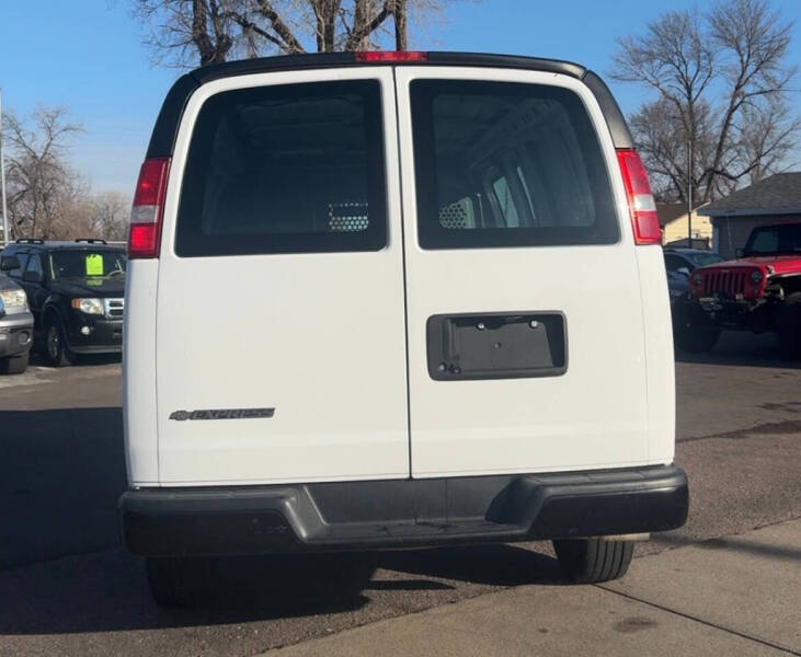 2017 Chevrolet Express 2500