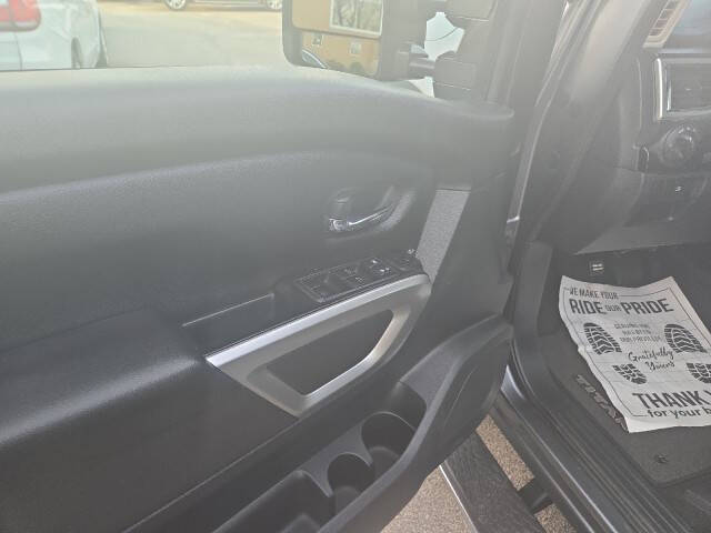 2017 Nissan Titan XD SV