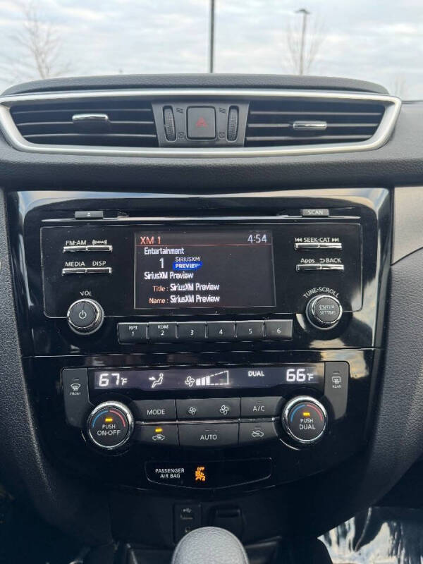 2016 Nissan Rogue SV