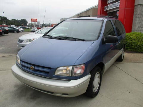 1999 Toyota Sienna for sale at Premium Auto Collection in Chesapeake VA