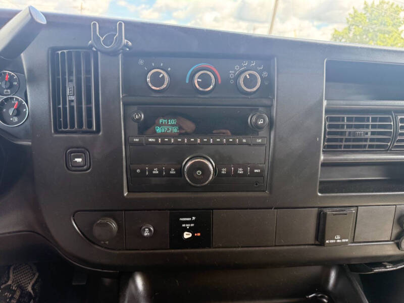 2017 GMC Savana LS 3500