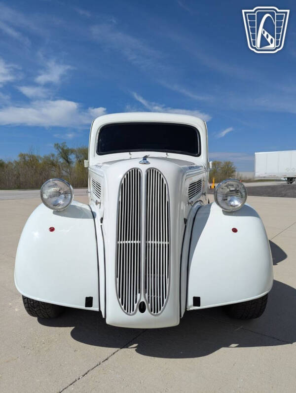 1948 Ford Anglia