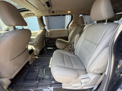 2018 Toyota Sienna XLE 8-Passenger