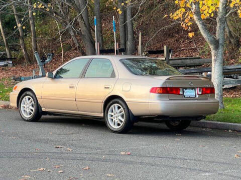 2001 Toyota Camry LE V6