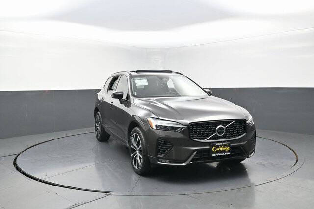 2023 Volvo XC60 B5 Plus Dark Theme