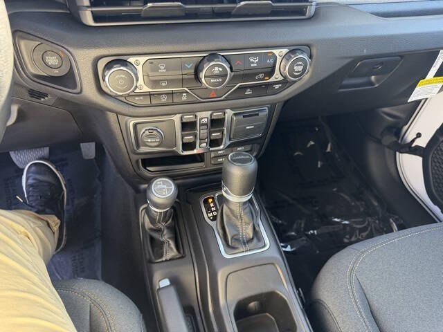 2025 Jeep Gladiator NightHawk