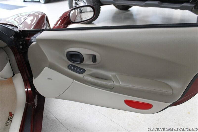 2003 Chevrolet Corvette 27