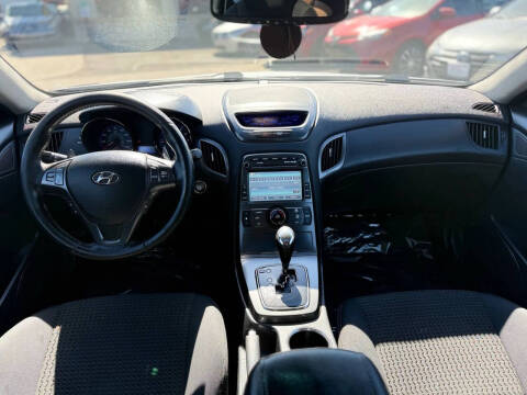2011 Hyundai Genesis Coupe 2.0T Premium