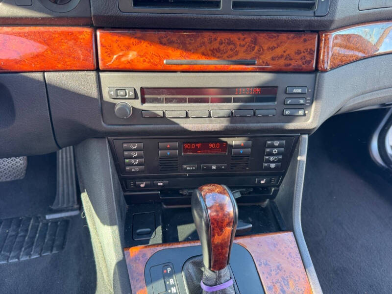 2003 BMW 5 Series 530i