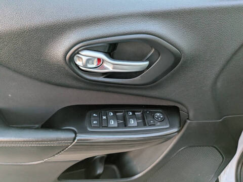 2014 Jeep Cherokee Sport