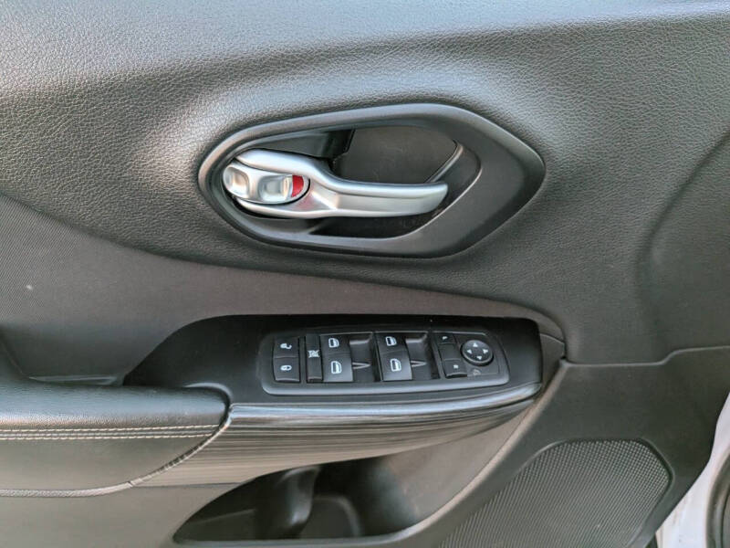 2014 Jeep Cherokee Sport