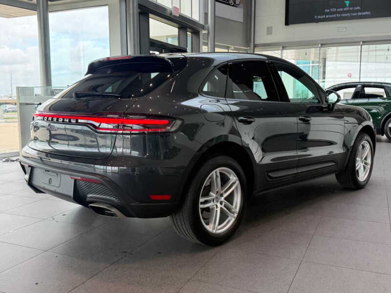 2025 Porsche Macan