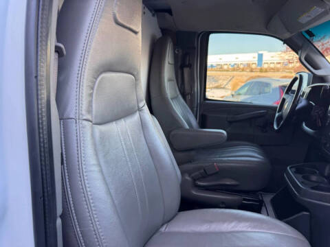 2022 Chevrolet Express 2500