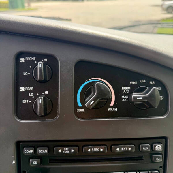2008 Ford E-Series E-350 SD XLT
