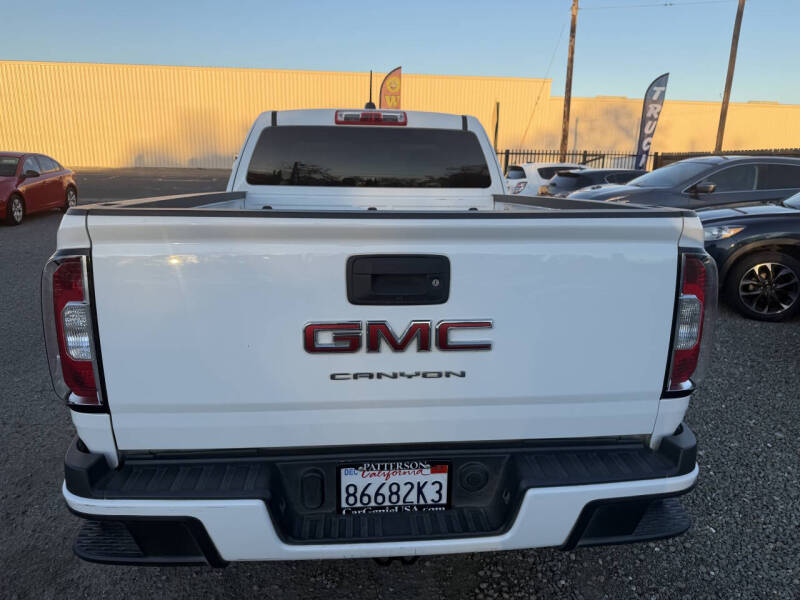 2022 GMC Canyon Elevation Standard