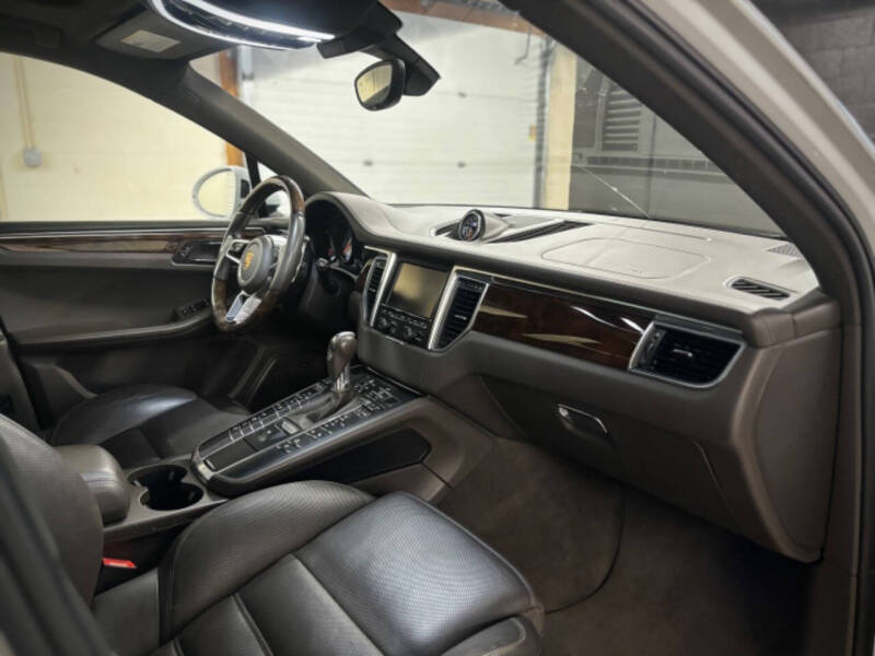 2015 Porsche Macan S