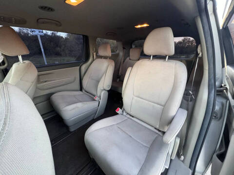 2015 Kia Sedona L
