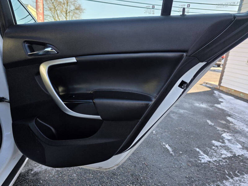 2013 Buick Regal Premium 2