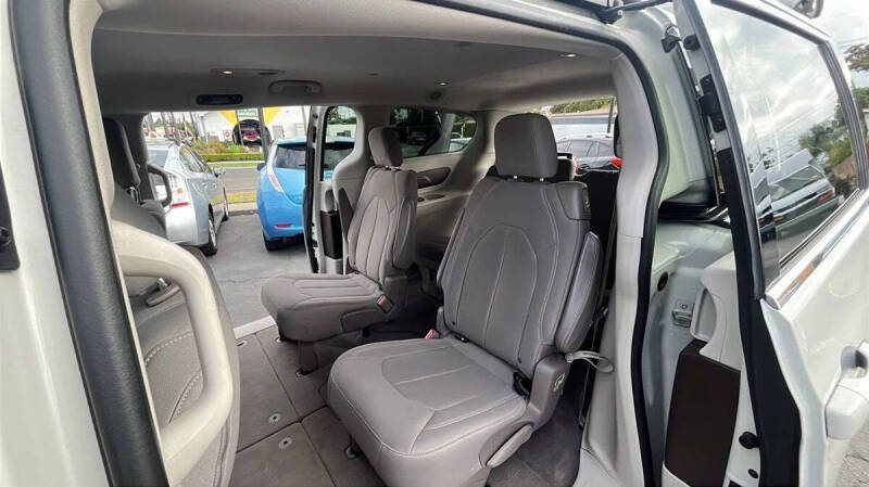 2017 Chrysler Pacifica Touring