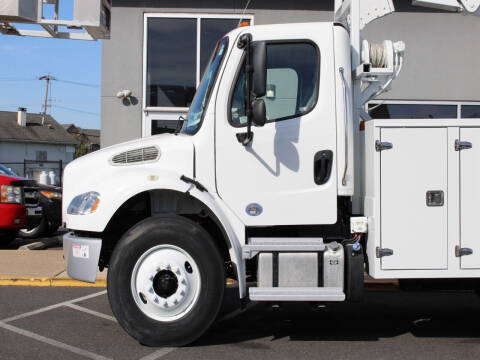 2019 Freightliner M2 106