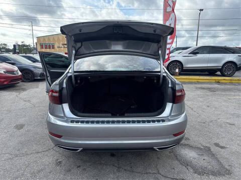 2020 Volkswagen Jetta R-Line