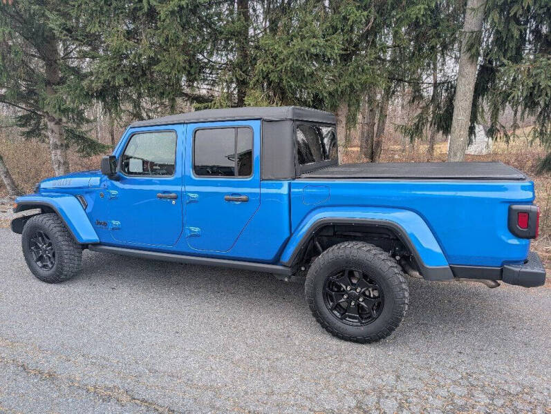 2022 Jeep Gladiator Willys Sport