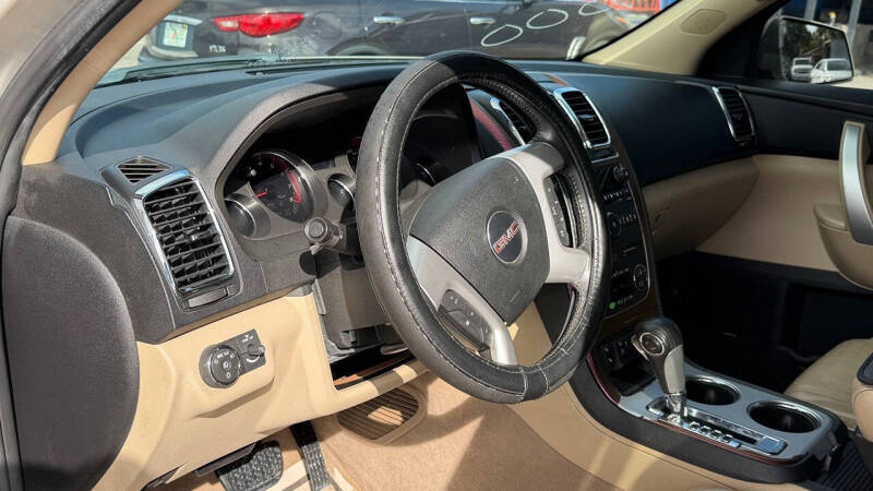 2008 Saturn Outlook XE