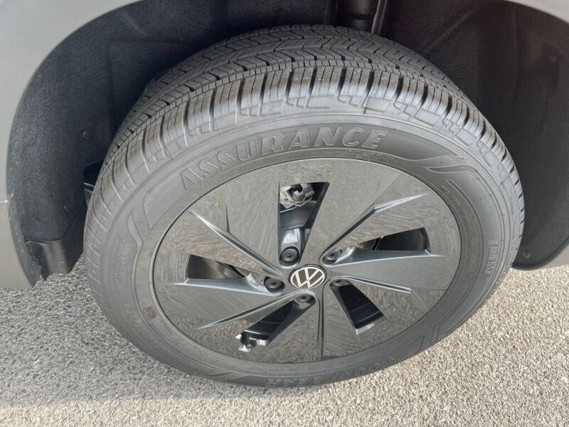 2025 Volkswagen Taos S