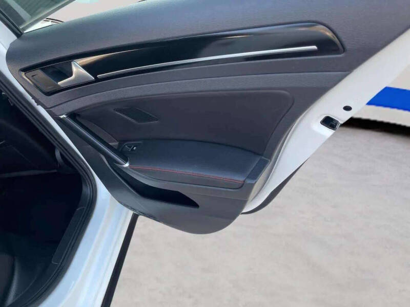 2017 Volkswagen Golf GTI SE