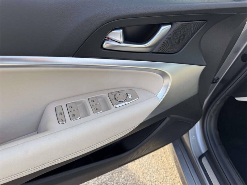 2026 Genesis G70 2.5T Standard