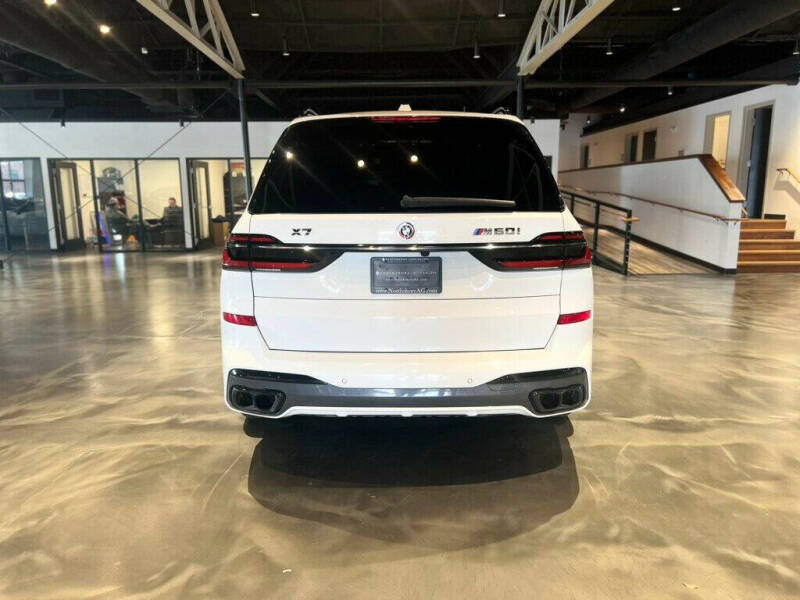 2023 BMW X7 M60i