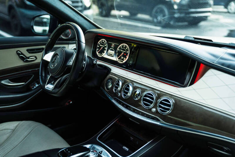 2017 Mercedes-Benz S-Class AMG S 63