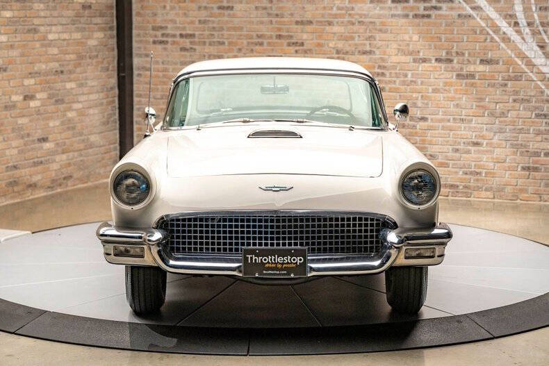 1957 Ford Thunderbird