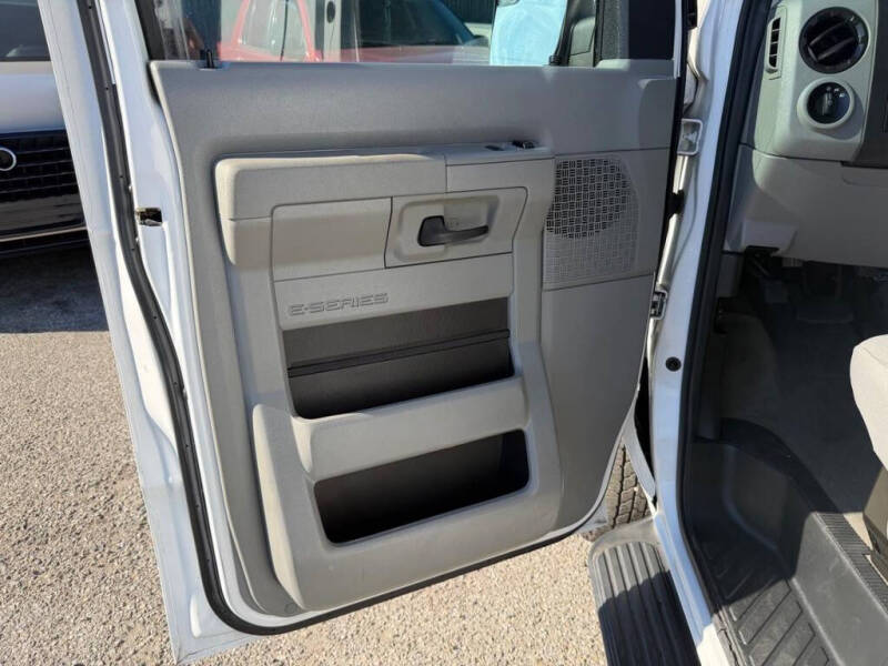 2014 Ford E-Series E-250