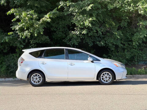 2012 Toyota Prius v Two