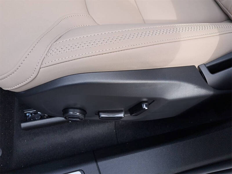 2026 Volvo XC60 B5 Core