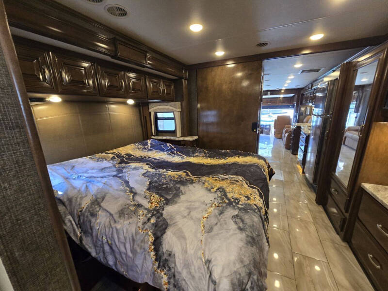 2017 Thor Motor Coach Aria