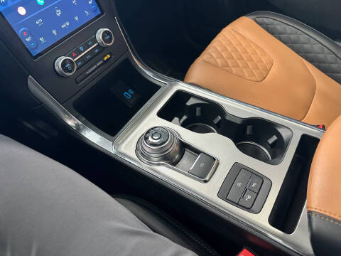 2024 Ford Edge Titanium