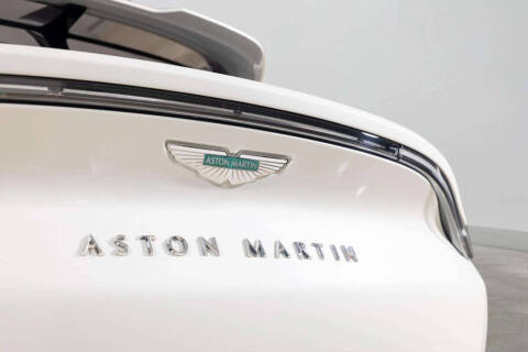2025 Aston Martin DBX 707