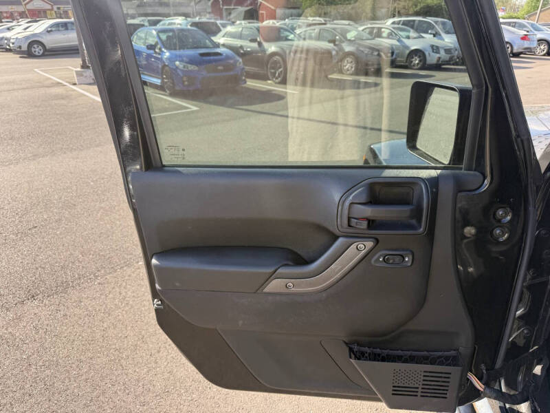 2017 Jeep Wrangler Willys Wheeler