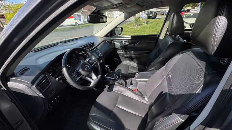 2020 Nissan Rogue SL