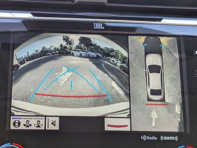 2020 Toyota Camry Hybrid XLE